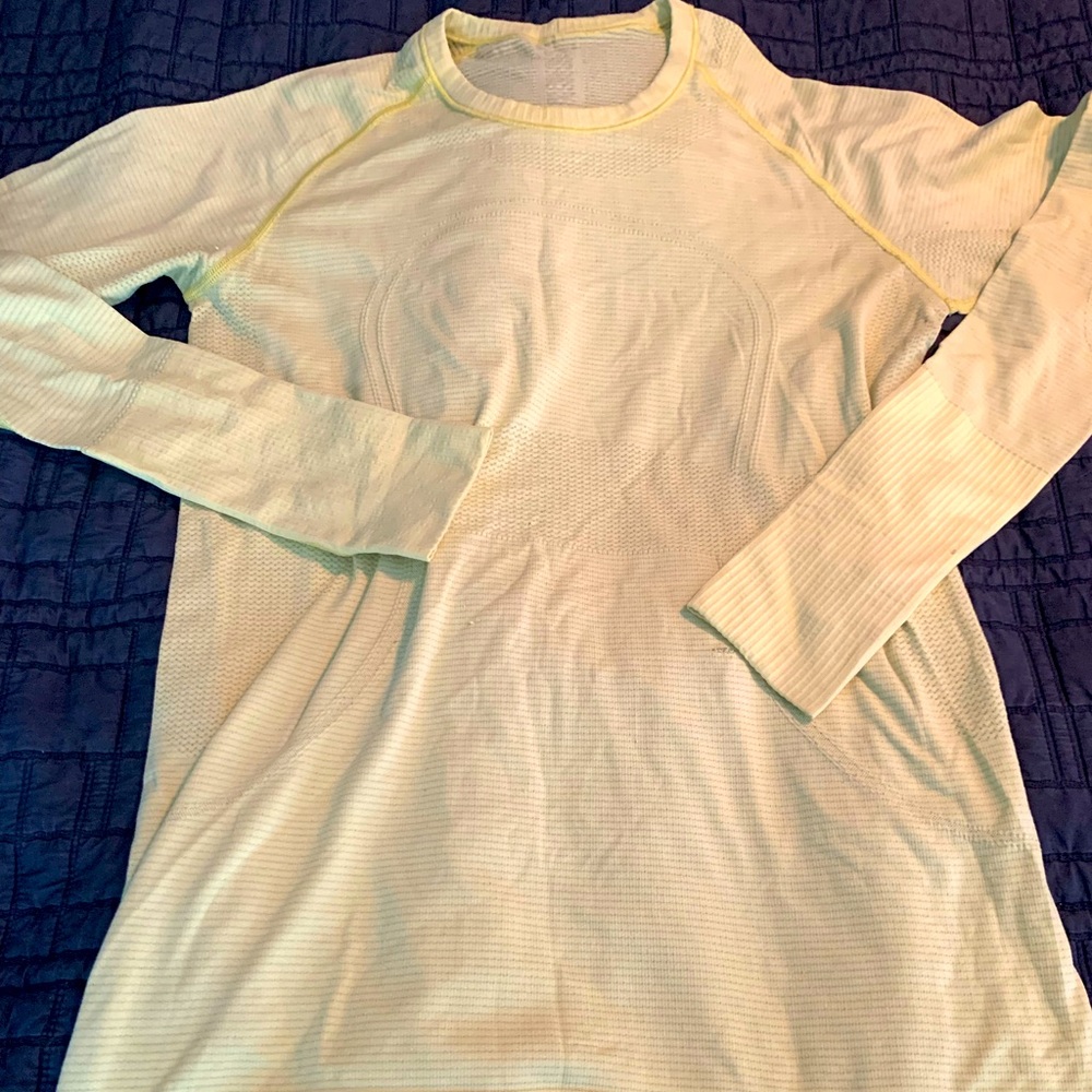 LuluLemon Swiftly long sleeve active top!
